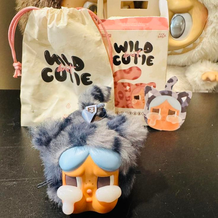 عروسک کرای کیتی (اورجینال )پاپ مارت | تحویل فوری تهران